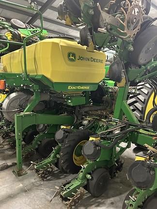 Image of John Deere DR16X equipment image 4