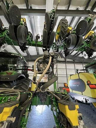 Image of John Deere DR16X equipment image 4