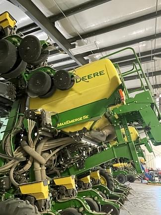 Image of John Deere DR16X equipment image 3