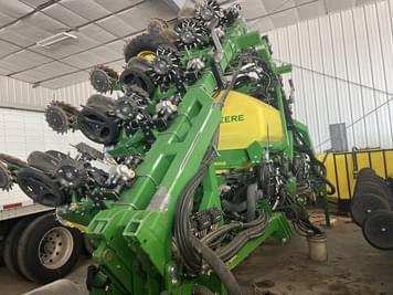 Main image John Deere DR18