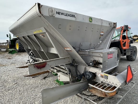 2022 John Deere DS30 Equipment Image0