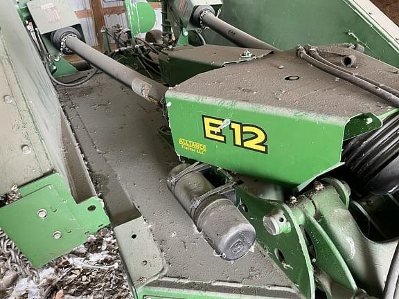 Image of John Deere E12 equipment image 3