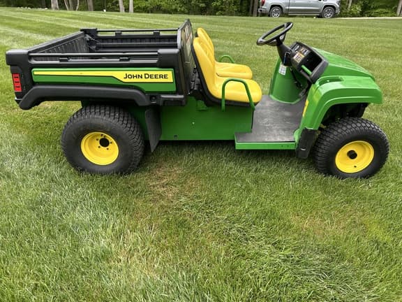 Image of John Deere Gator TE 4x2 equipment image 3