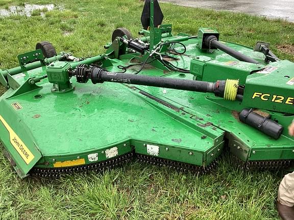 Image of John Deere FC12E equipment image 3