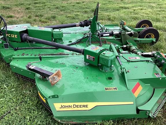 Image of John Deere FC12E equipment image 4