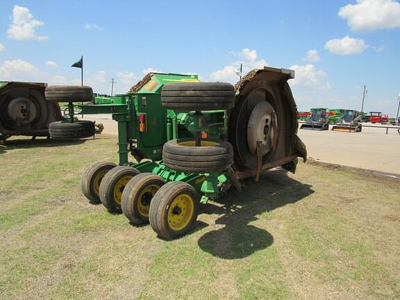 Image of John Deere FC15R equipment image 4