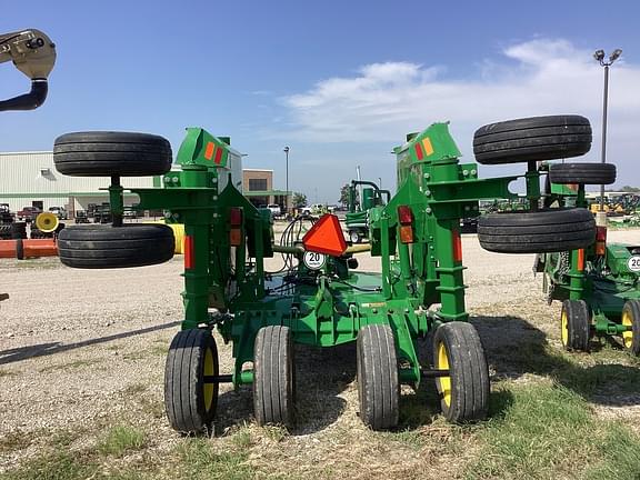 Image of John Deere FC15R equipment image 4