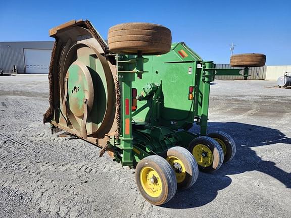 Image of John Deere FC20R equipment image 4