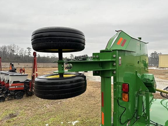 Image of John Deere FC20R equipment image 4