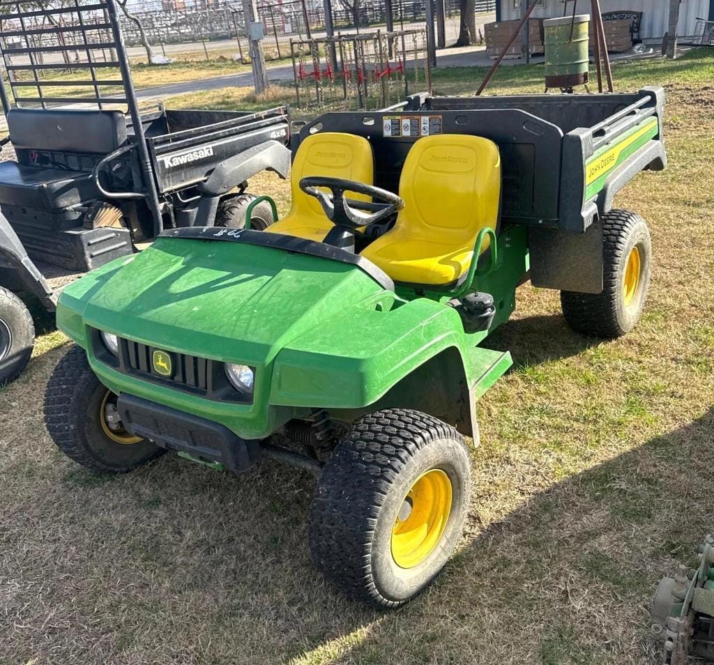 2022 John Deere Gator Equipment Image0