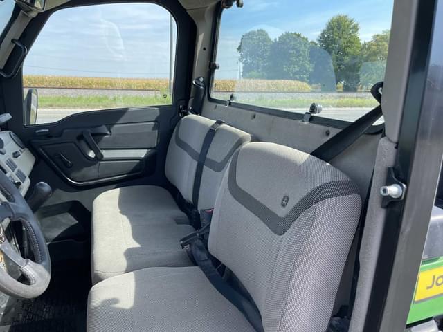 Image of John Deere XUV 835R equipment image 3