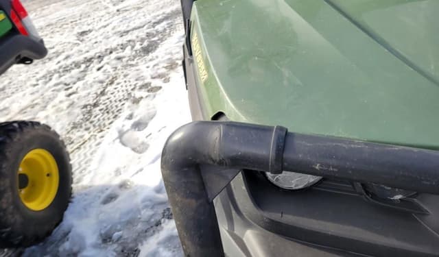 Image of John Deere XUV 835M equipment image 4