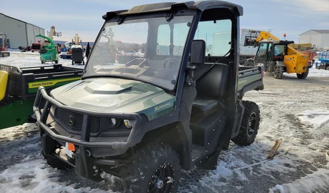 Image of John Deere XUV 835M equipment image 1