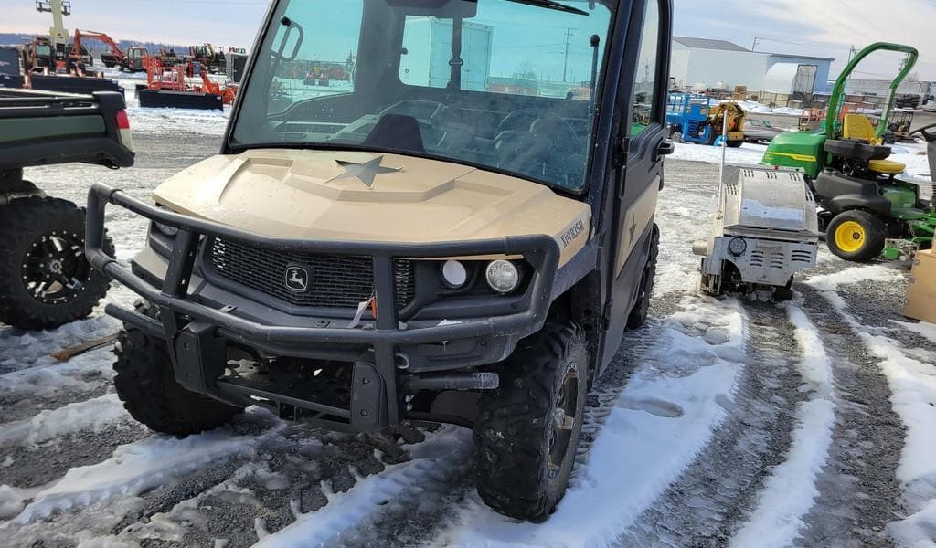 Image of John Deere XUV 835M Primary image