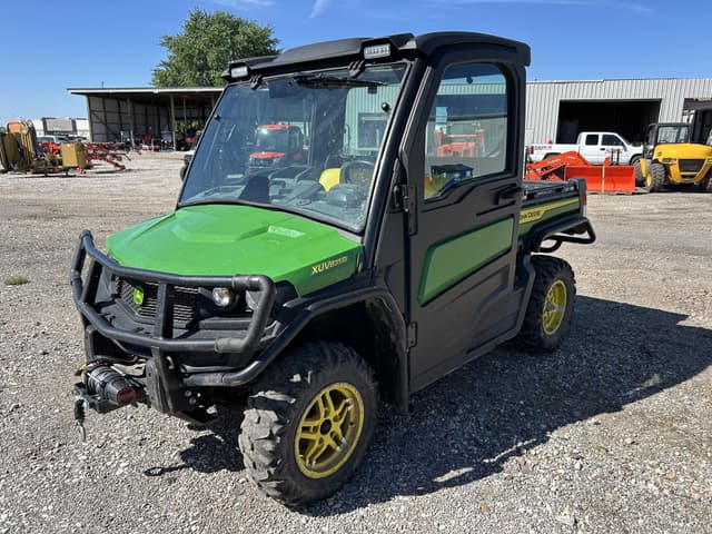 Image of John Deere XUV 835M equipment image 1