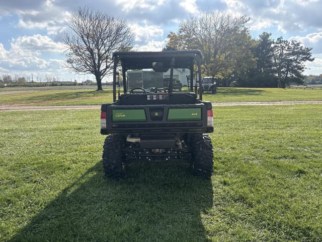Image of John Deere XUV 835M equipment image 2