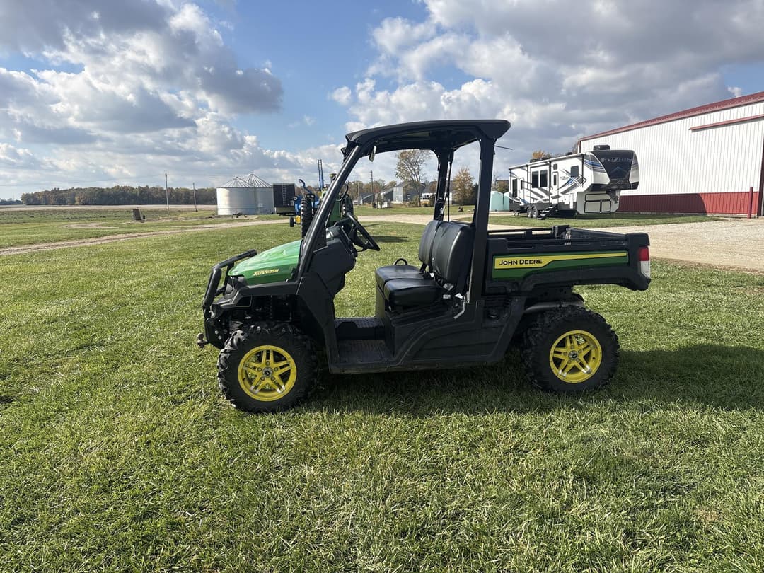 Image of John Deere XUV 835M Primary image