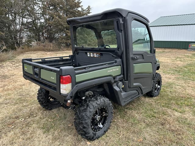 Image of John Deere XUV 835M equipment image 2