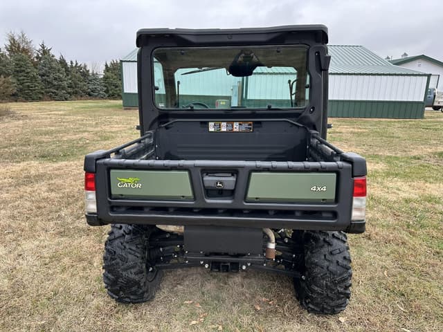 Image of John Deere XUV 835M equipment image 3