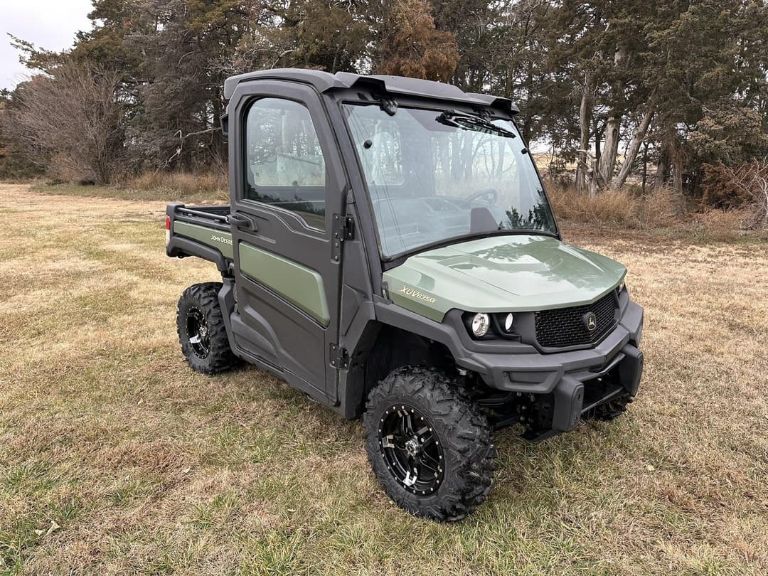 Image of John Deere XUV 835M Primary image