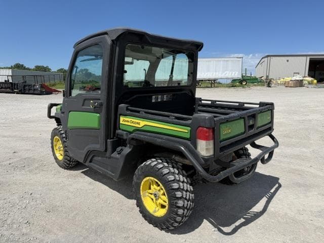 Image of John Deere XUV 835M equipment image 2