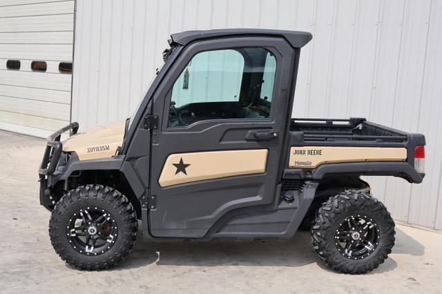 Image of John Deere XUV 835M equipment image 4