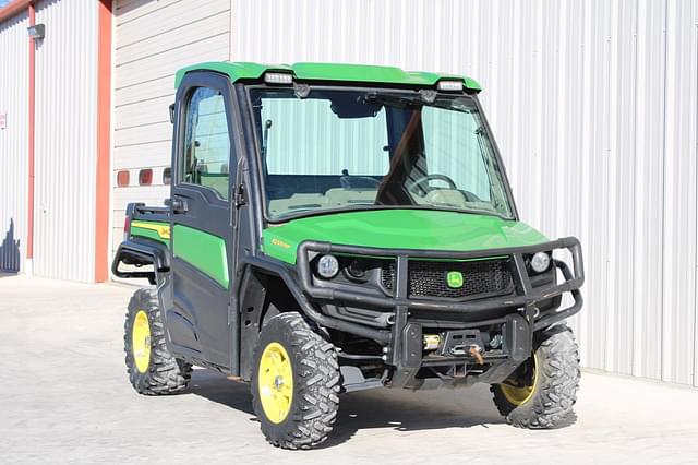 Image of John Deere XUV 835R equipment image 4