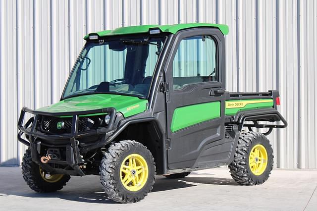 Image of John Deere XUV 835R equipment image 1