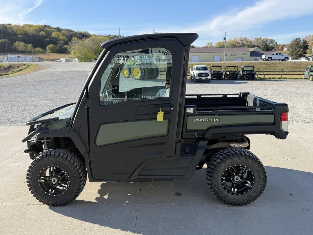 Image of John Deere XUV 835R Primary image