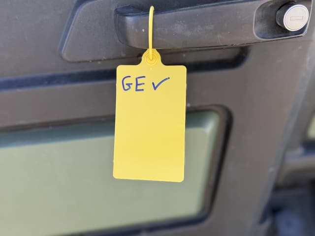 Image of John Deere XUV 835R equipment image 3