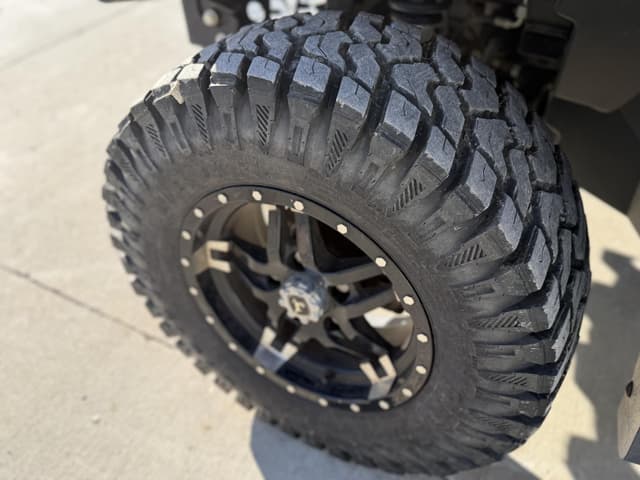 Image of John Deere XUV 835R equipment image 4