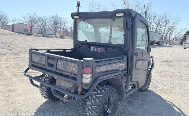 Image of John Deere XUV 835R equipment image 4