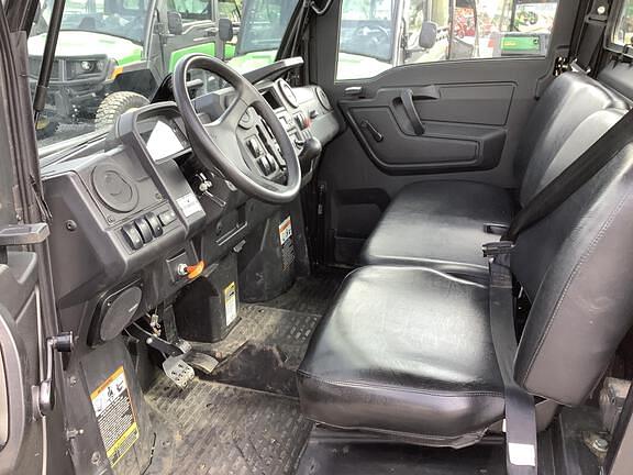 Image of John Deere XUV 835M Primary image