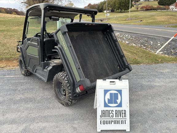 Image of John Deere XUV 835M equipment image 4