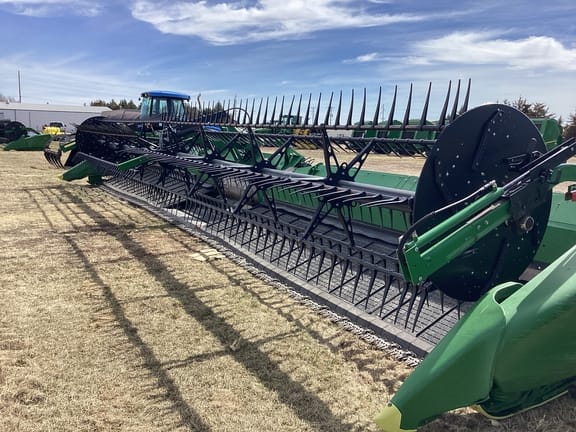 2022 John Deere HD40F Equipment Image0