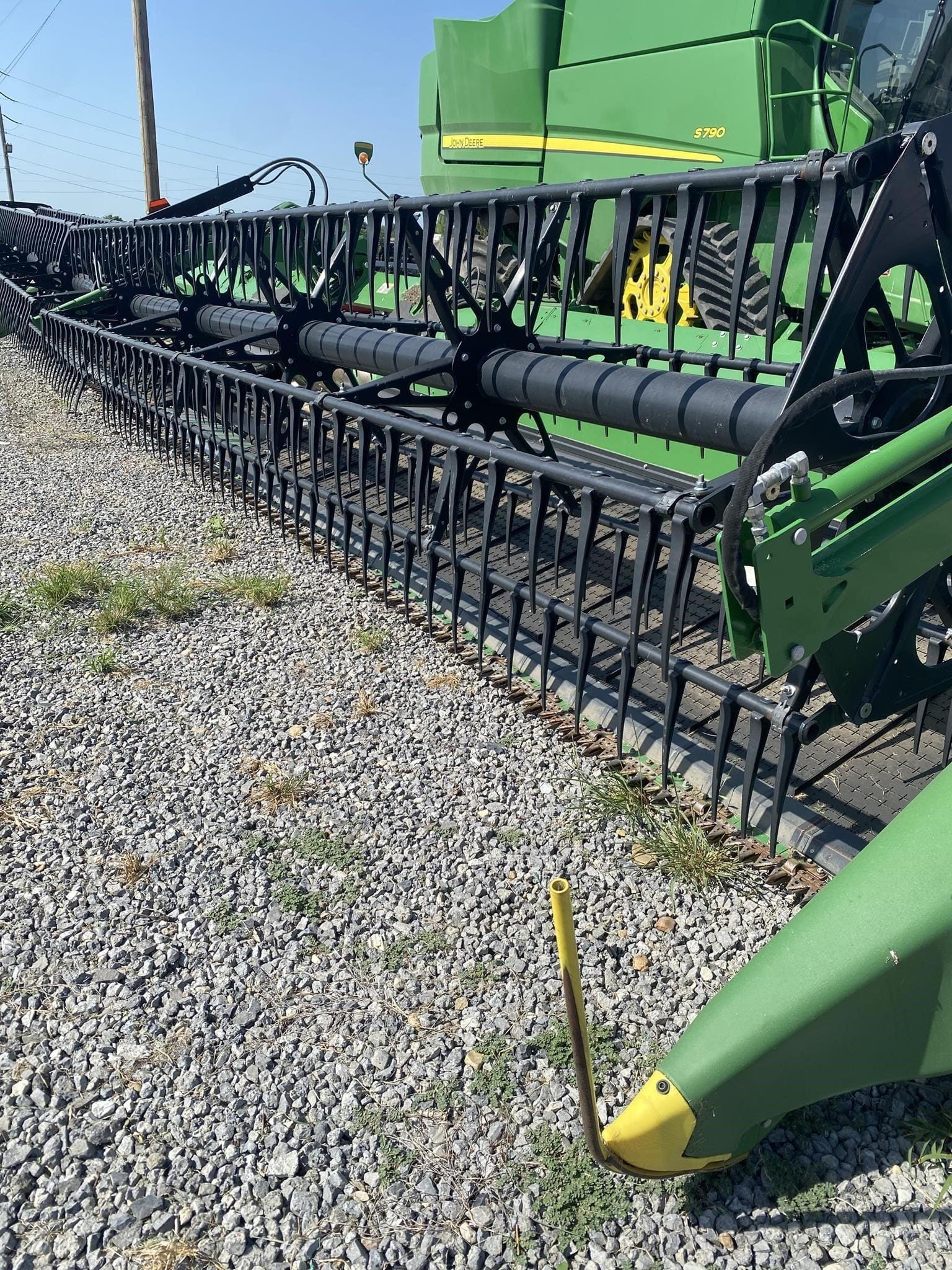 2022 John Deere HD40F Equipment Image0