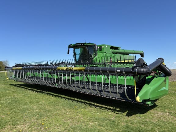 2022 John Deere HD40F Equipment Image0