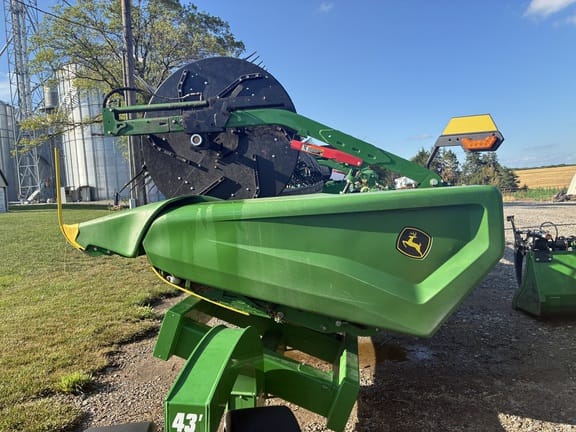 2022 John Deere HD40F Equipment Image0
