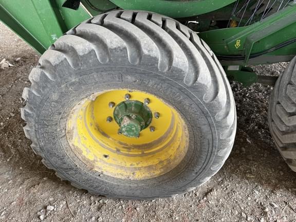 Image of John Deere L341 equipment image 4