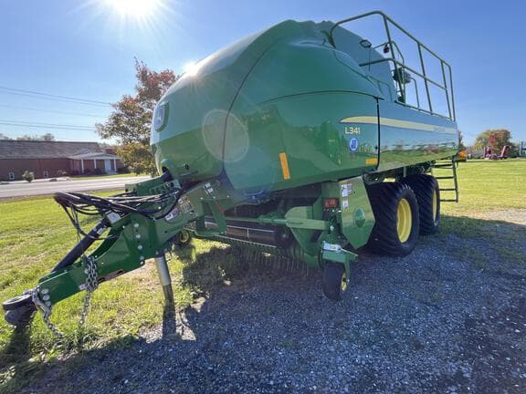 Image of John Deere L341 equipment image 3