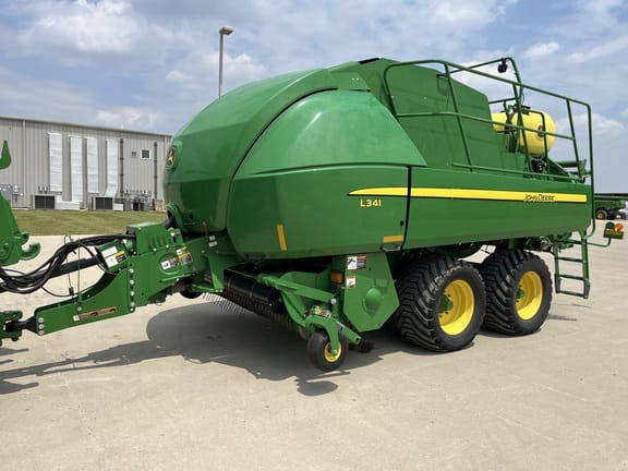 2022 John Deere L341 Equipment Image0
