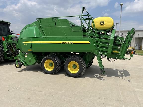 Image of John Deere L341 equipment image 2