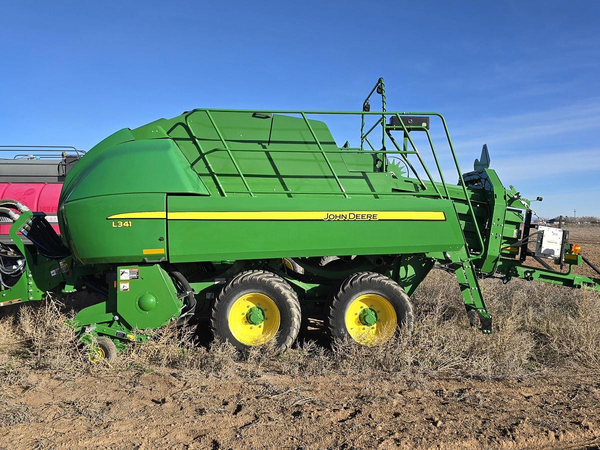 2022 John Deere L341 Equipment Image0