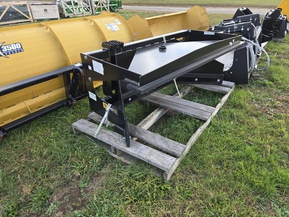 Image of John Deere MS72 equipment image 1