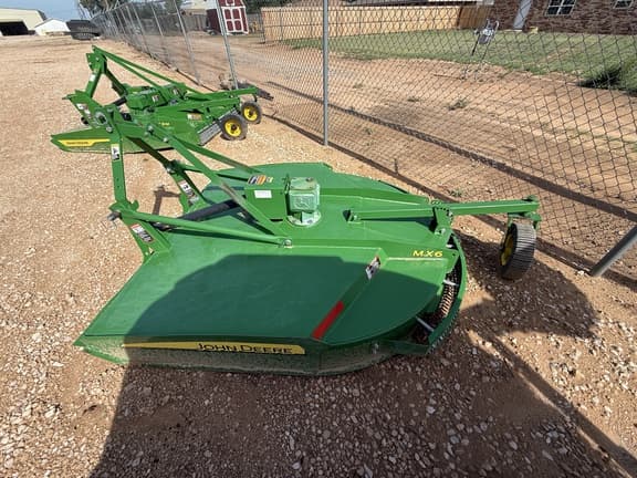 Image of John Deere MX6 equipment image 1