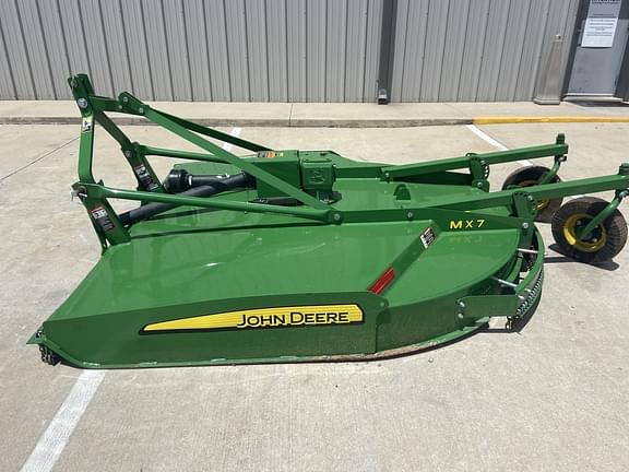 Image of John Deere MX7 equipment image 1