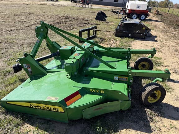 Image of John Deere MX8 equipment image 3