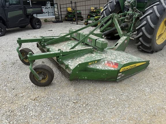 Image of John Deere MX8 equipment image 1