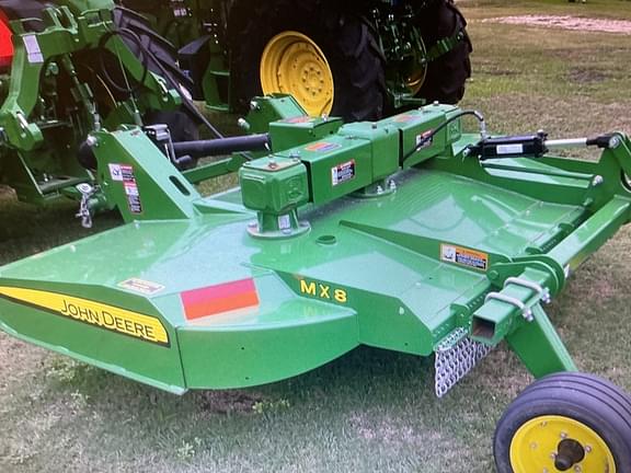 Image of John Deere MX8 equipment image 1