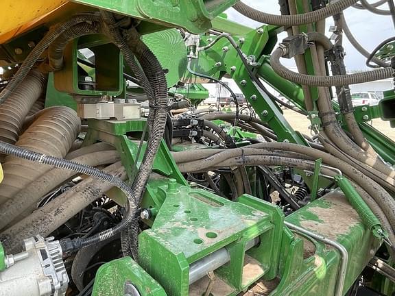 Image of John Deere N530C equipment image 4